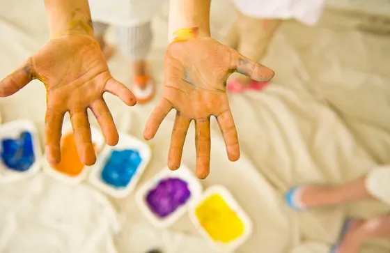 peinture-main-pub