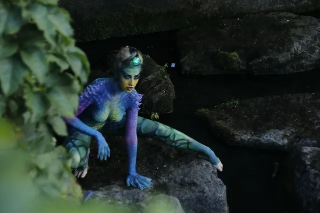 body-painting-camouflage-fleurs