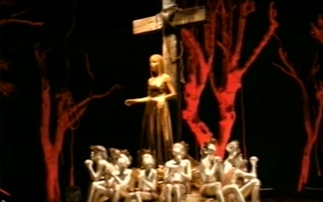 cranberries-body-painting-or