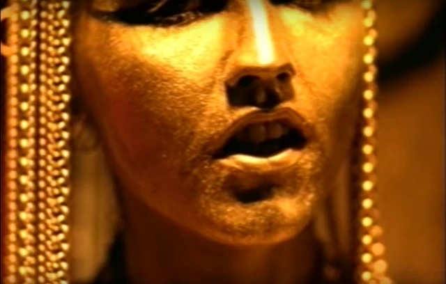 cranberries-body-painting